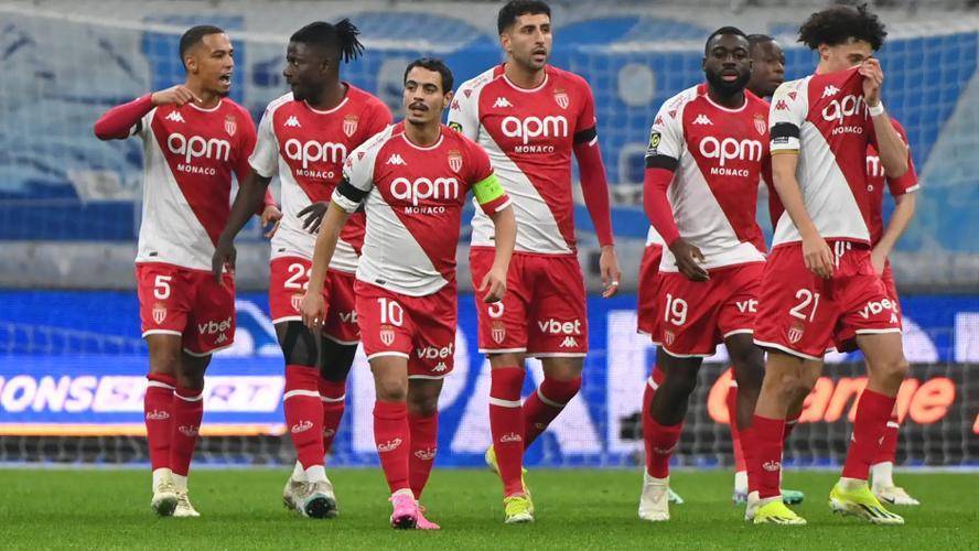 时隔21年再度登顶，朗斯领跑法甲积分榜